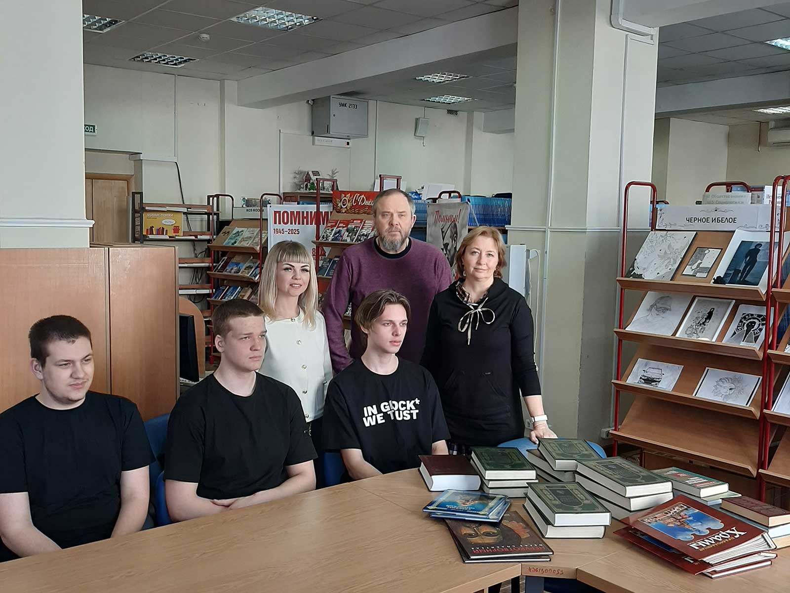 Состоялась передача православных книг в центральную библиотеку колледжа «Юго-Запад»