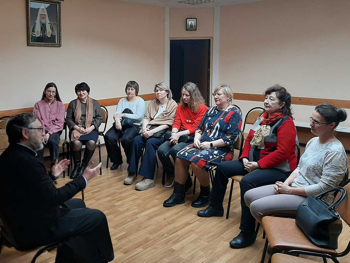 Состоялась встреча настоятеля храма святых князей Бориса и Глеба в Зюзине с учителями ОРКСЭ школы № 554