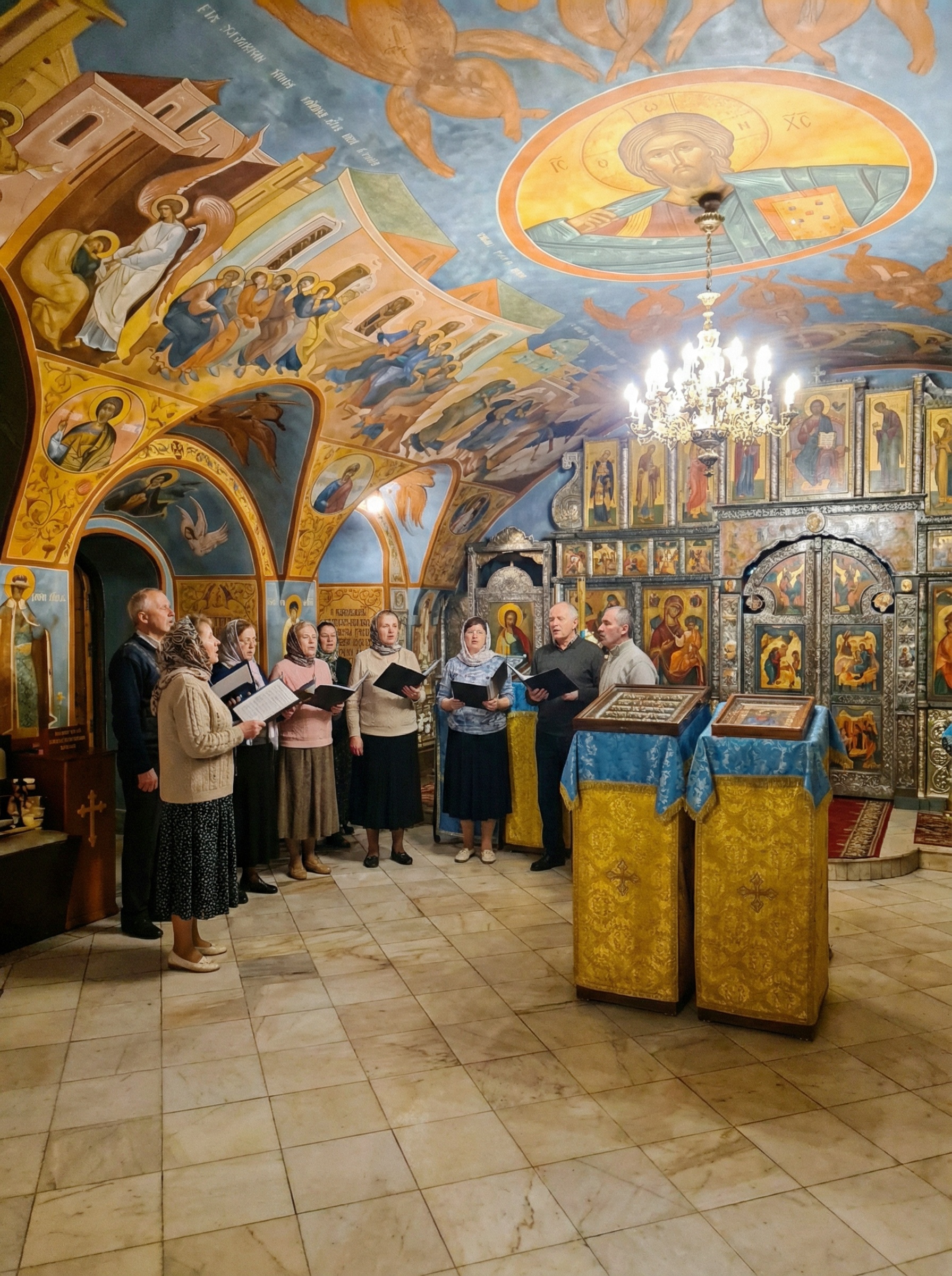 Объявляется набор певчих в народный хор храма