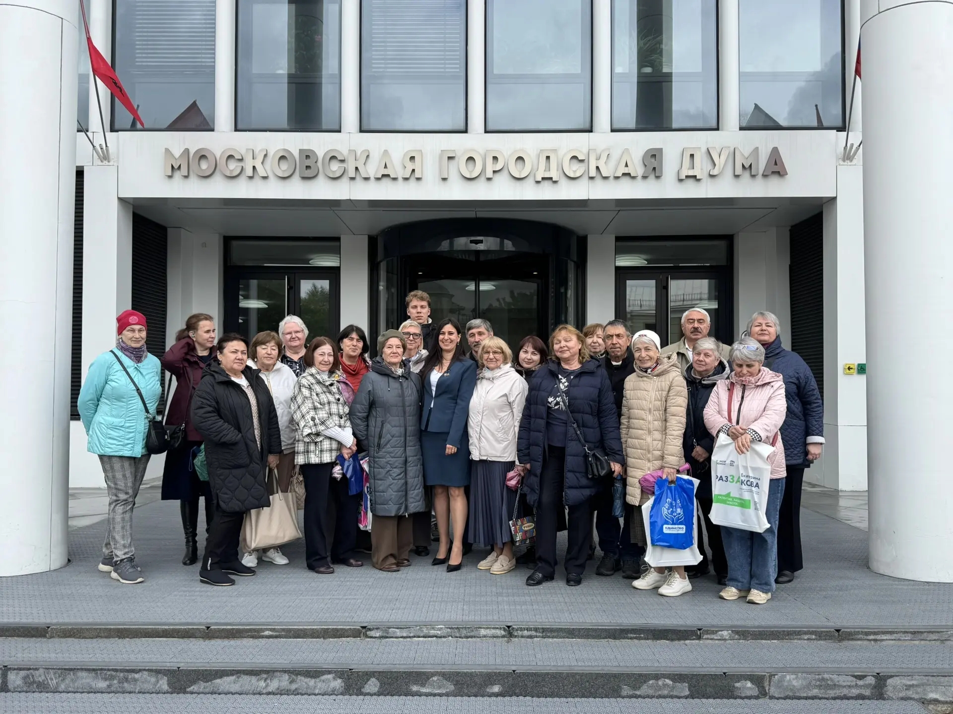 Прихожане храма святых мучеников и страстотерпцев Бориса и Глеба в Зюзине совершили экскурсию в Московскую городскую думу