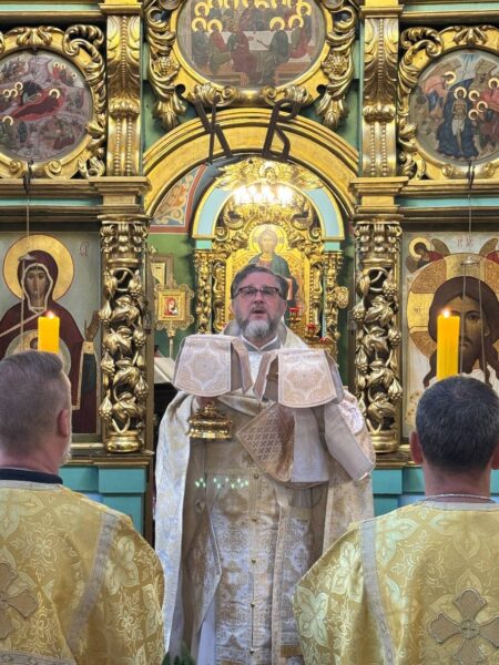 «Приидите, взыдем на гору Господню и в дом Бога нашего и узрим славу преображения Его»: в храме святых князей Бориса и Глеба в Зюзине встретили праздник Преображения Господня