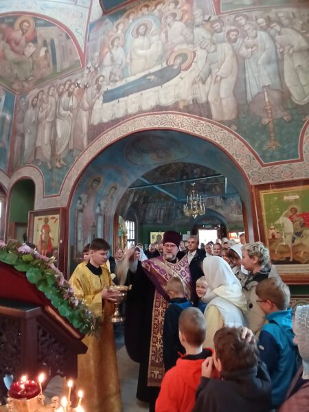 В Воскресной школе храма святых мучеников и страстотерпцев Бориса и Глеба в Зюзине начались учебные занятия